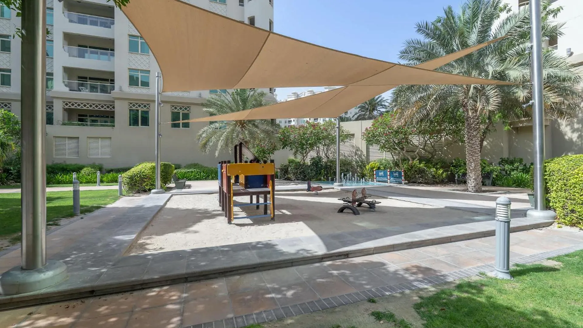 Luxury Palm Jumeirah Apartment With Balcony Dubai