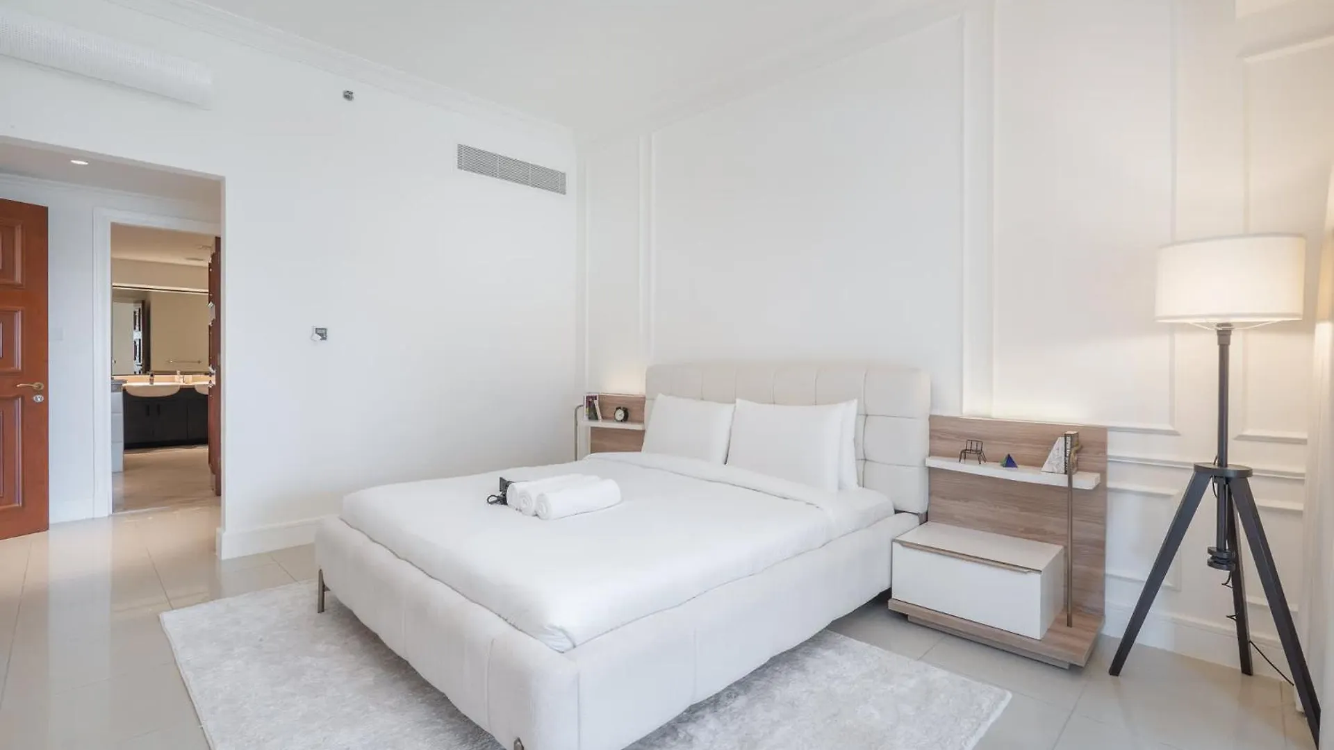 Luxury Palm Jumeirah Apartment With Balcony Dubai 0*,