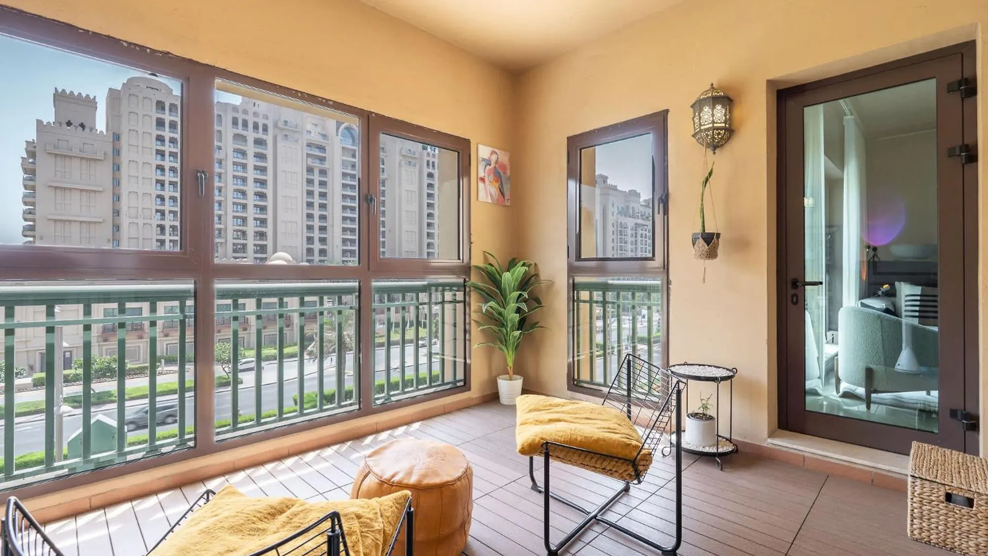 Luxury Palm Jumeirah Apartment With Balcony Dubai